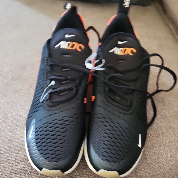 Nike Air Max 270 Black with Orange Accents - Picture 6 of 7